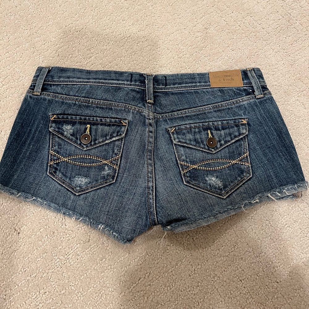 Abercrombie & Fitch denim cutoff shorts. size 2. Medium wash denim.